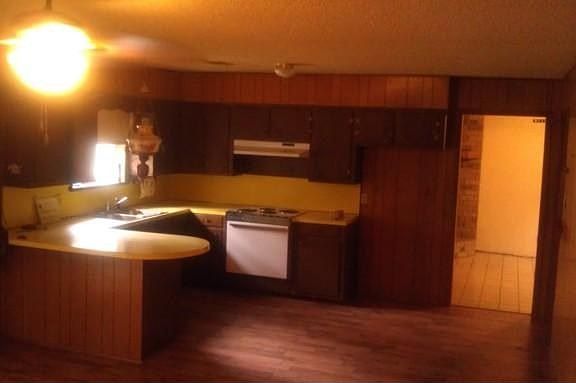 4th image of 1545 Deer Park Dr