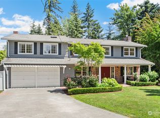 8265 NE 26th St, Medina, WA