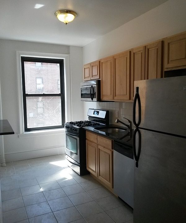 1st image of 901 Washington Ave APT 6P