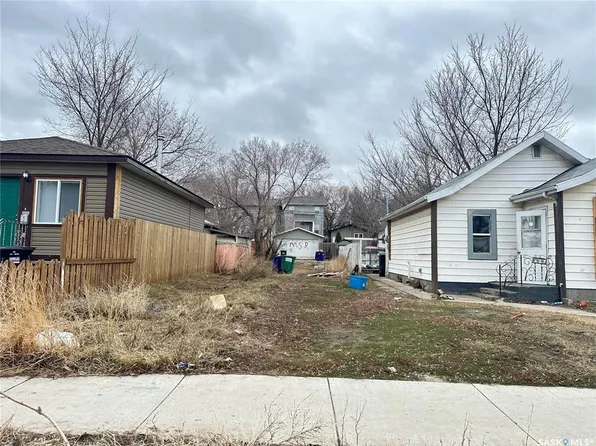 129 M AVENUE S, Saskatoon, SK S7M 2K1