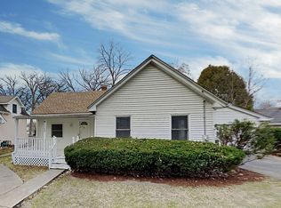 1102 Lincoln Ave, Fox River Grove, IL 60021