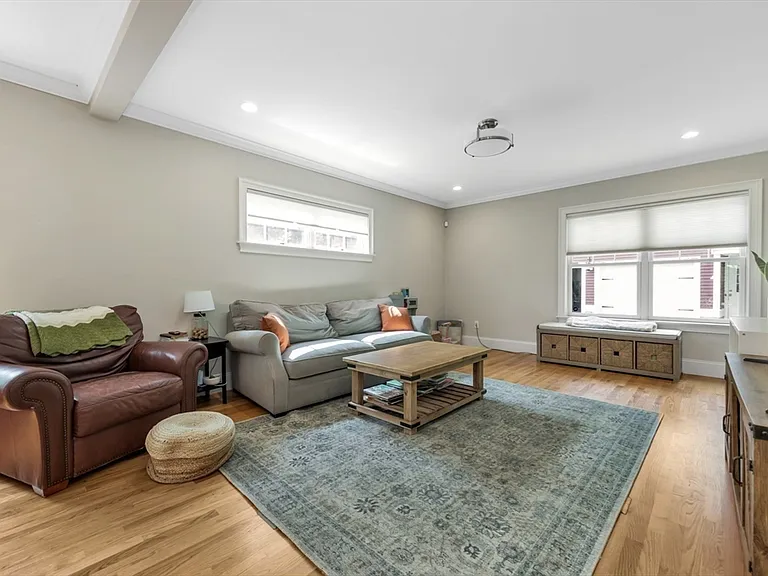 68 Woburn St #68 — Photo 5