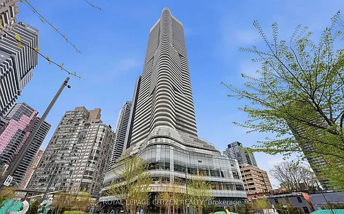 11 Wellesley St W Photo 1