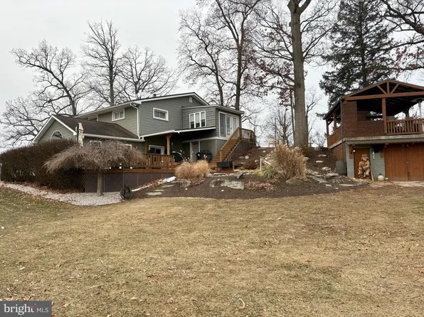 1177 Walker Rd, Chambersburg, PA 17202