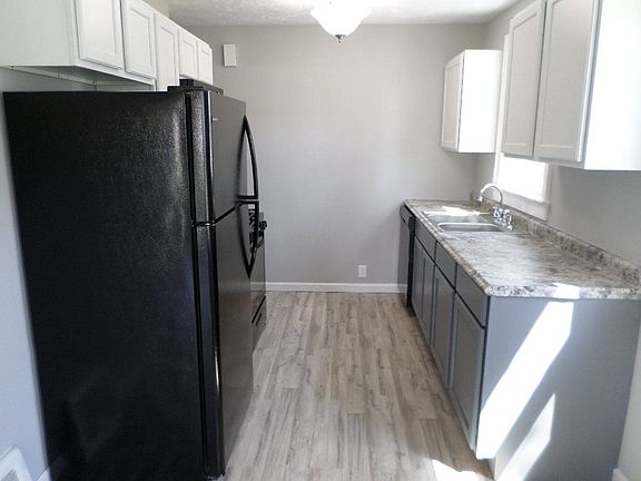 4th image of 56050 Outer Dr