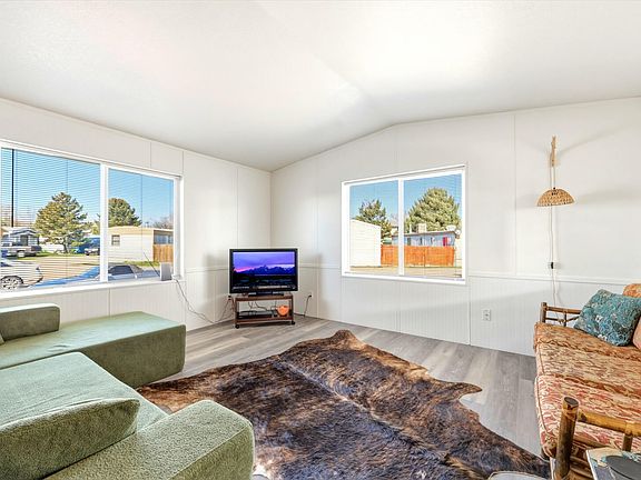 2nd image of 808 Avoca Ave Spc 18