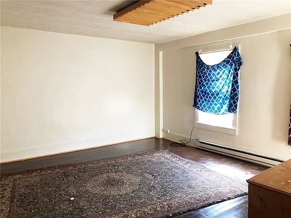 5th image of 160 N Main St