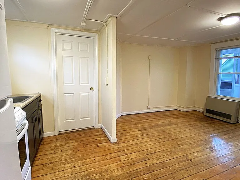 47 Willow St — Photo 7