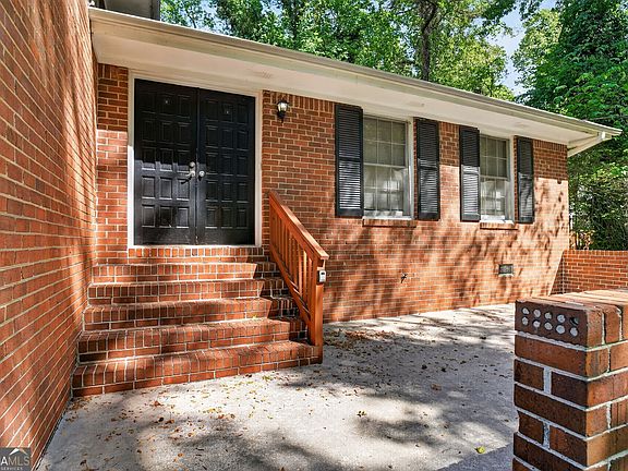 4th image of 2686 Shadowbrook Dr