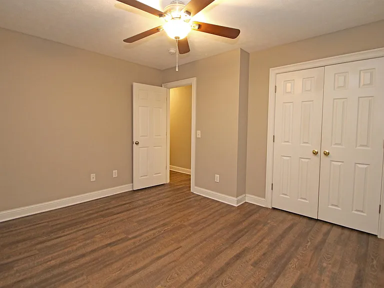 438 W Market St — Photo 14