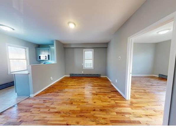 96 Taft Ave APT 2