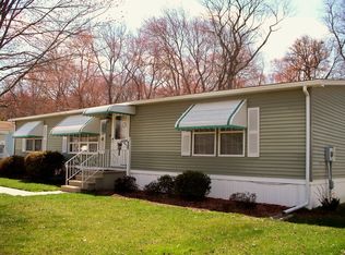 528 Raccoon Ln, Mount Laurel, NJ 08054