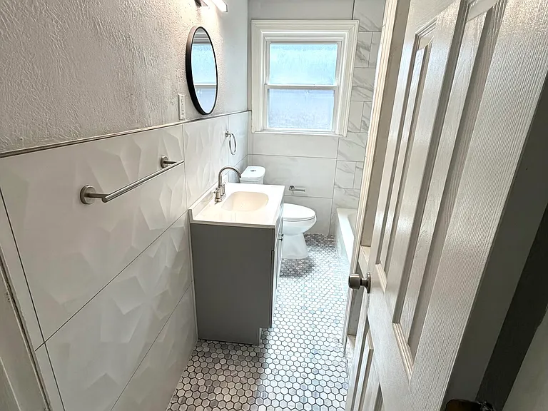 1901 Euclid Ave — Photo 6