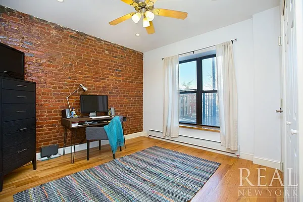 Rented by REAL New York | media 24