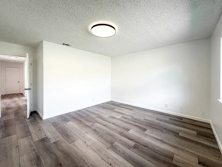 6763 Berkshire Ave — Photo 24
