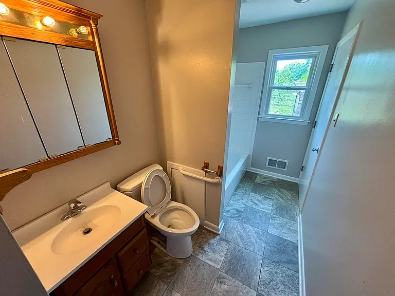 151 Return Rd — Photo 6