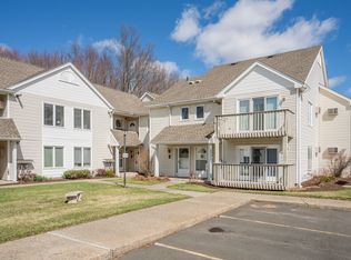28 Millbrook Ct #28, Newington, CT 06111