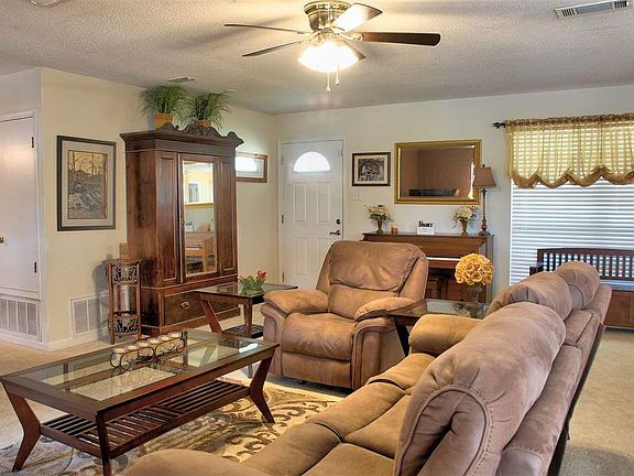4th image of 1210 Crest Ct