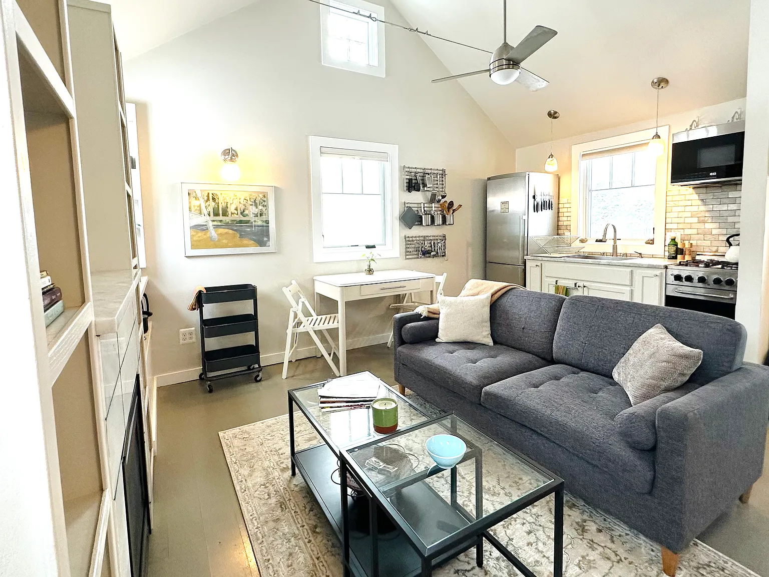 1 bed, 404 sqft, $2,200 — Photo 3