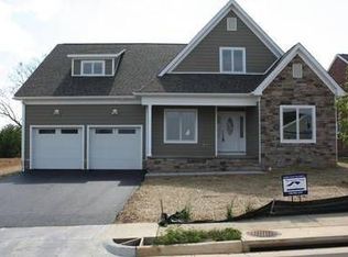 206 Stonewall Jackson Blvd, Staunton, VA 24401