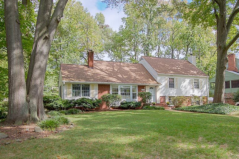 1010 Danton Ln