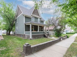 1059 Willow Avenue, Moose Jaw, SK S6H 1G5