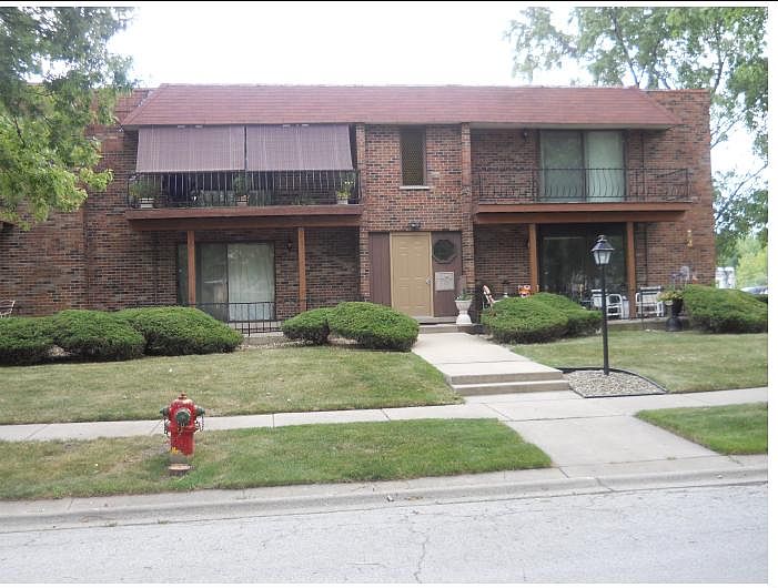 1st image of 22649 Pleasant Dr APT 9