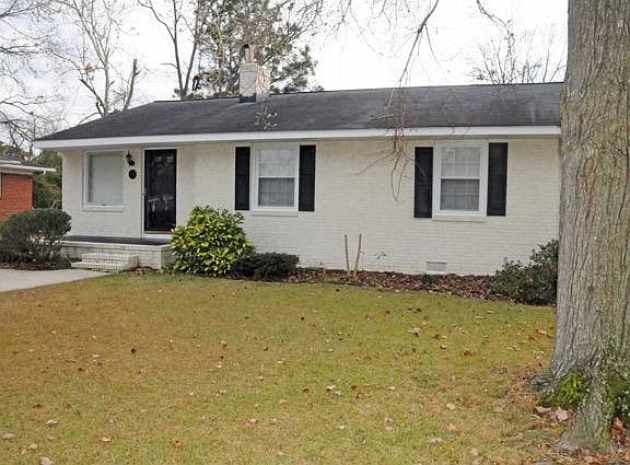 2nd image of 2702 E 3rd St