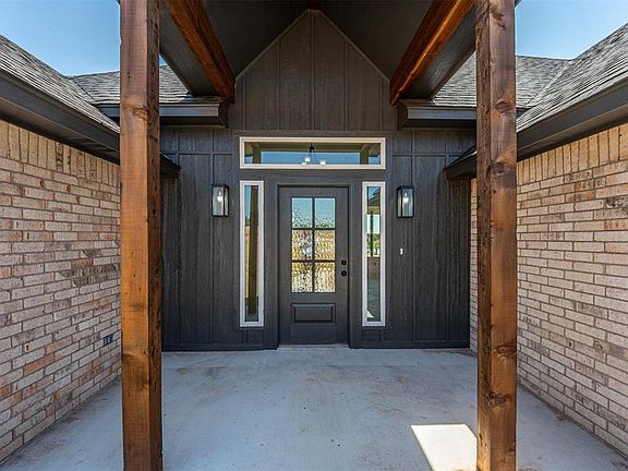 3rd image of 2411 Bear Creek Circle Cir