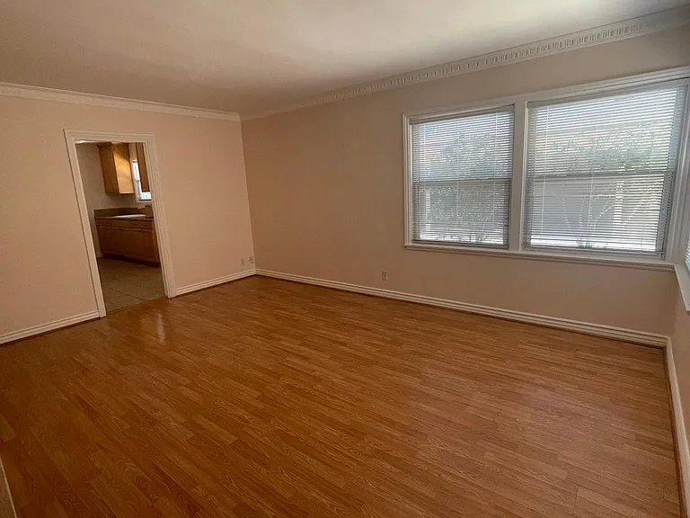 1752 N Alexandria Ave #3 — Photo 6