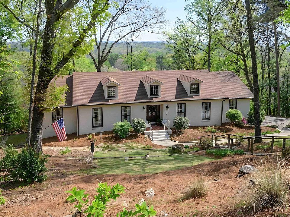 1st image of 305 Vesclub Dr