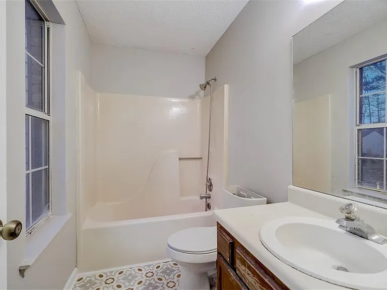 886 Joseph Club Dr SW — Photo 11