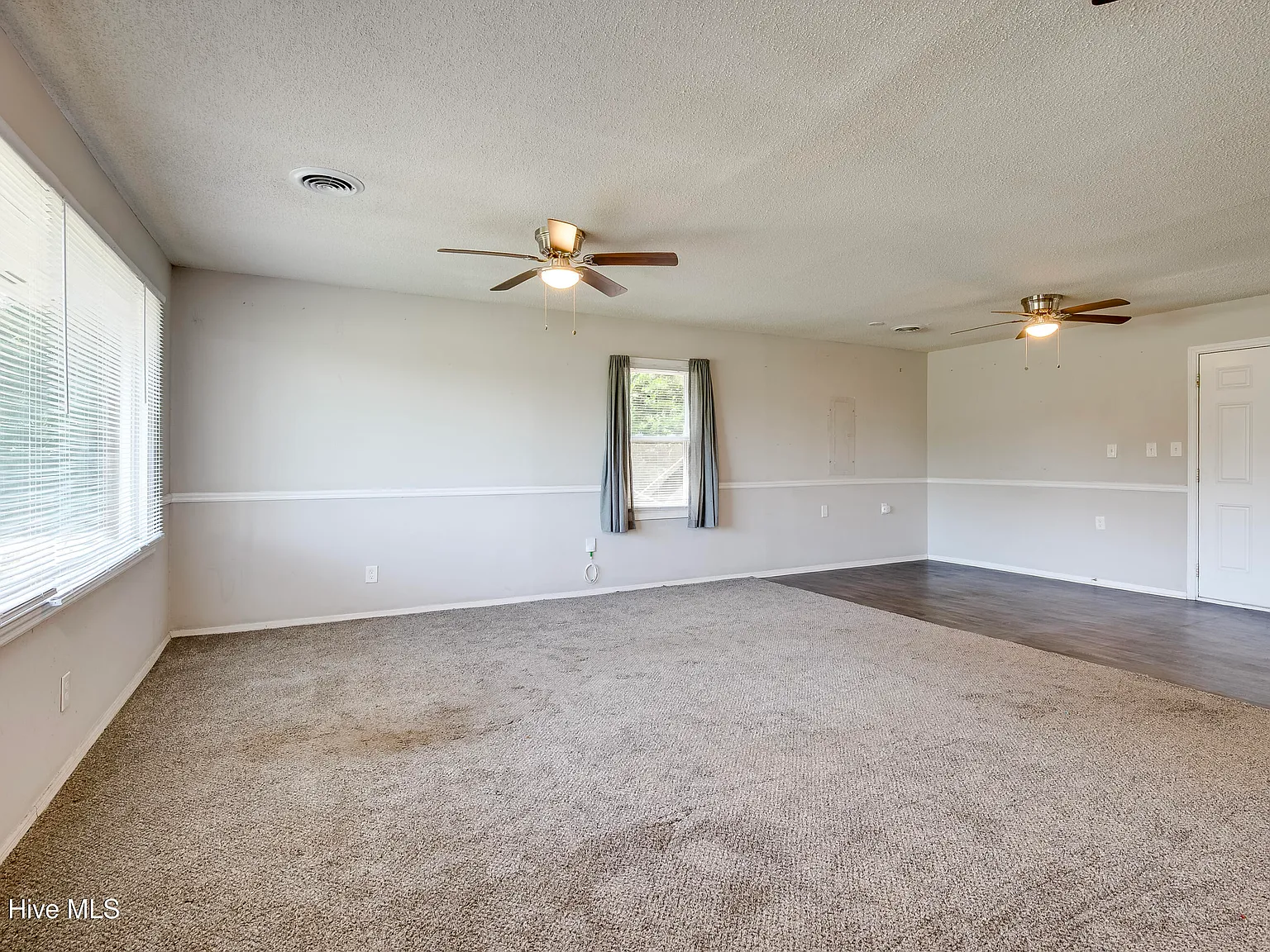 3 bed, 2.0 bath, 1326 sqft, $1,450 — Photo 2