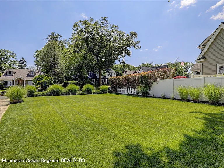 570 N Edgemere Dr #A — Photo 38