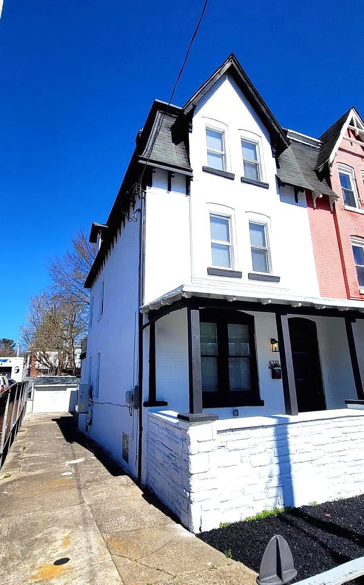 7 bed, 1800 sqft, $2,800 — Photo 2
