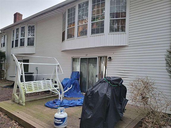 3rd image of 37 Santa Barbara Dr Unit 37