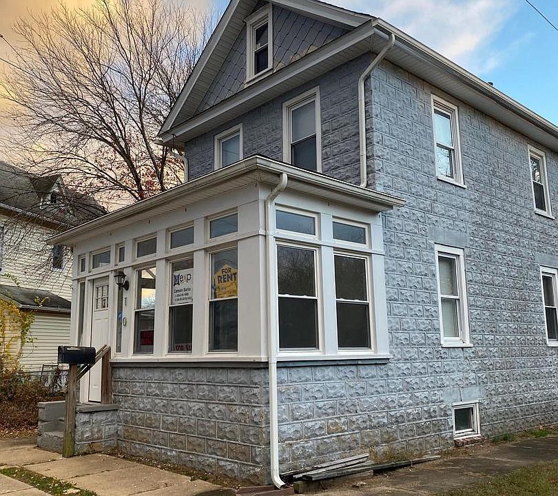 1st image of 110 W Monroe St