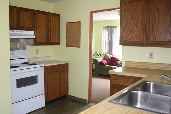 72 E College Ave — Photo 3