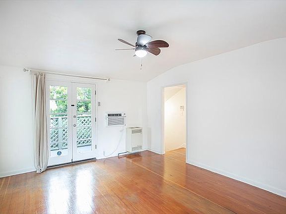 4th image of 6359 Primrose Ave