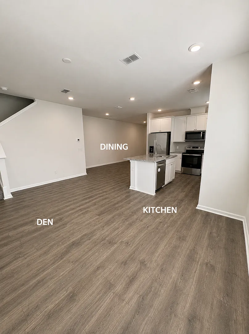 107 Congo Court - End Unit — Photo 3