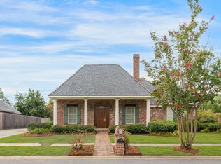 631 Greenbriar Rd, Lafayette, LA 70503