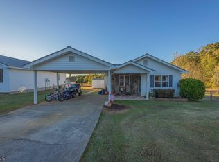 34 Parker St, Carnesville, GA 30521