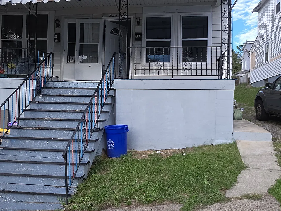 148 Regal St