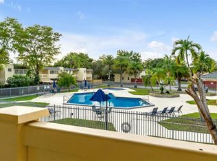 Kendale Lakes Townhouse, Miami, FL 33183