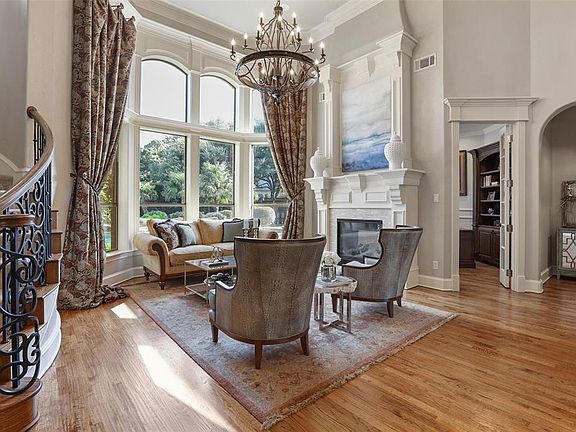 4th image of 2333 Bridgewood Dr