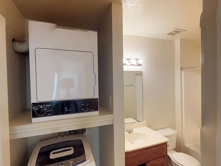 713 W Mulberry St — Photo 10