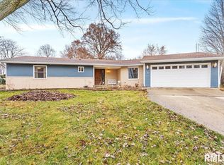 3 Settlers Ln, Springfield, IL 62707
