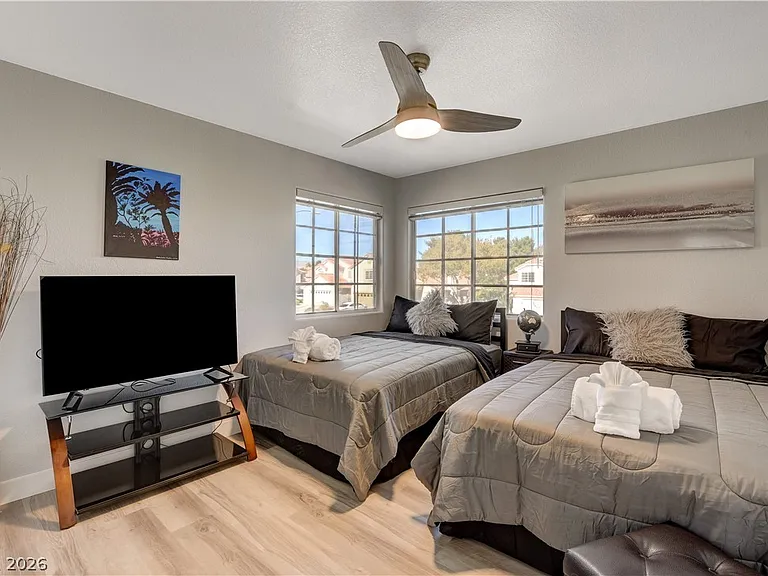 7301 Casa Solar Ct — Photo 14