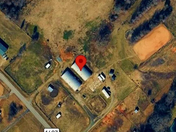 702 Ike Lynch Rd, Dallas, NC 28034