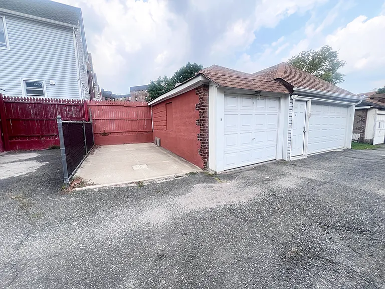 8407 63rd Ave — Photo 13